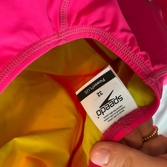 Hot pink Speedo tech suit size 32 - Picture 3 of 4